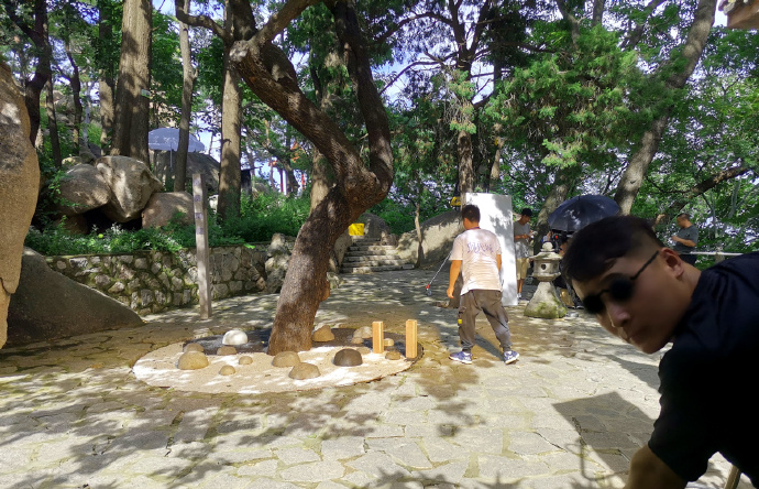 巨型泰山奇石图片_巨型泰山奇石_泰山的巨石